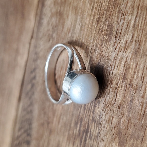 Size 6 R220 freshwater pearl ring 💍 sterling silver 925‎